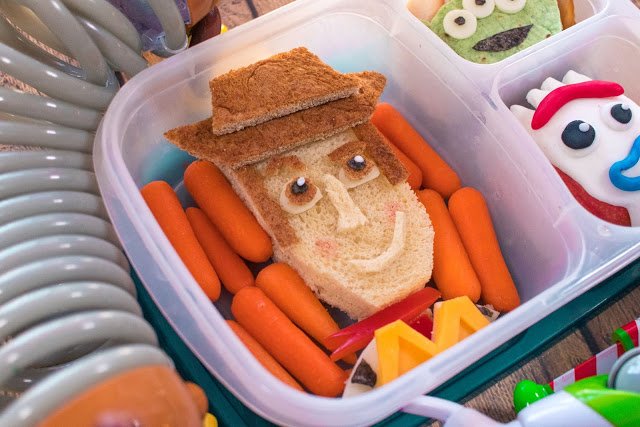 Comment préparer un déjeuner scolaire Toy Story