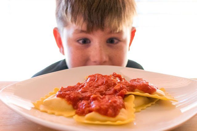 Dîner amusant d'art de nourriture d'arbre de ravioli d'automne