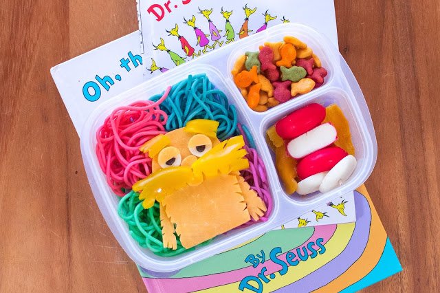 Comment préparer les déjeuners de l'école de jour Dr. Seuss!