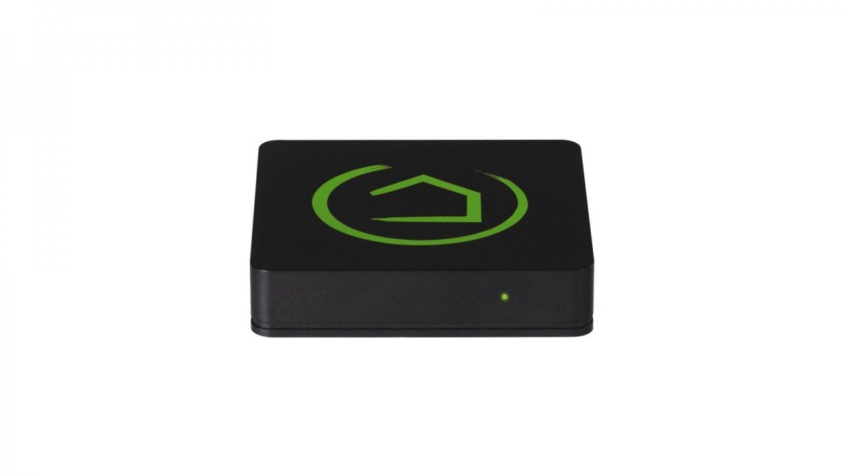 Un hub Hubitat Elevation, avec un logo de serre sur le dessus.