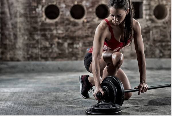 Est-ce que le faible œstrogène chez les femmes a un impact sur la masse musculaire et la performance? - Fitness, fitness, graisse corporelle, Récupération, ménopause, inflammation, œstrogène, phytoestrogènes, synthèse des protéines, cancer du sein, anorexie