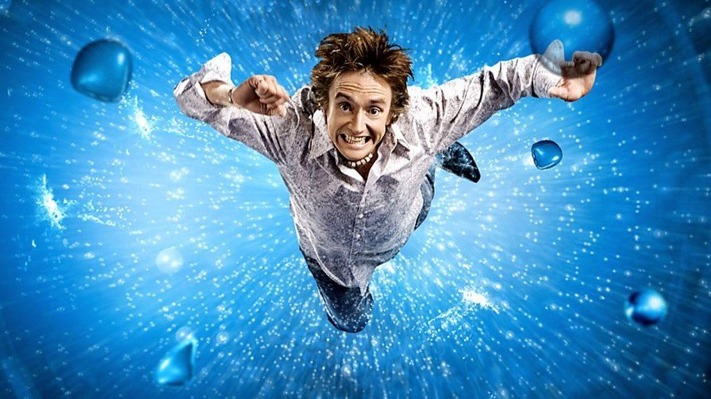 Richard Hammond tombant dans l'eau.