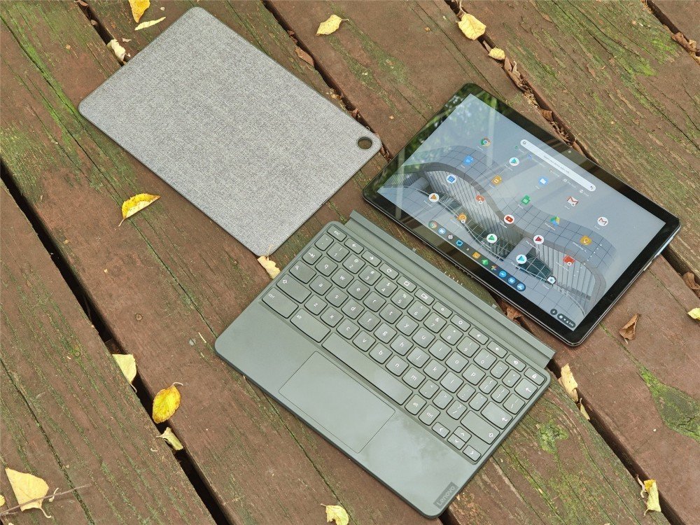 L'IdeaPad Duet décomposé en trois morceaux