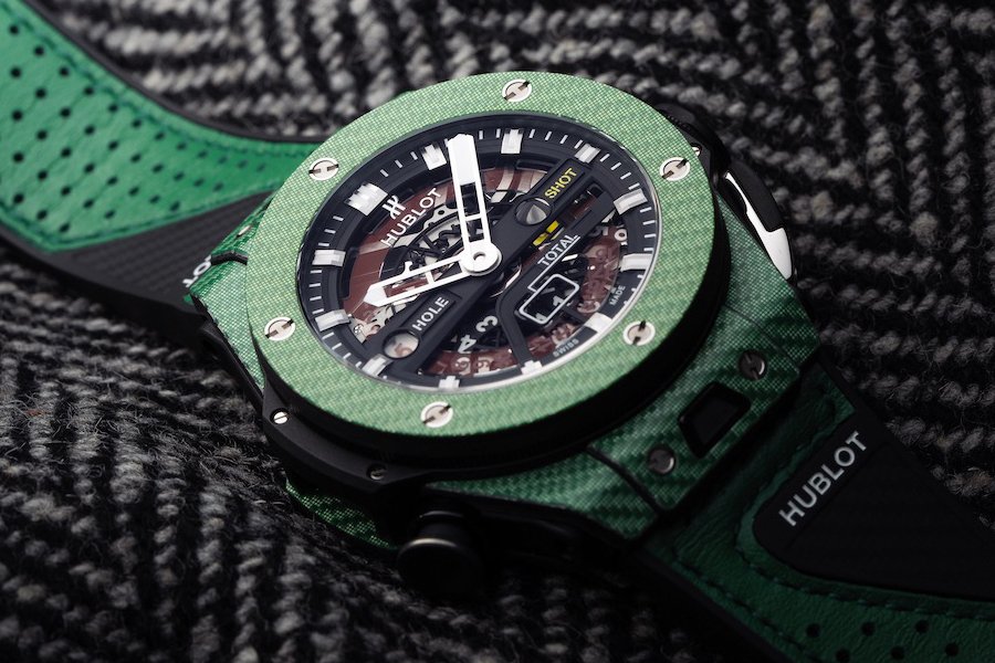 Hublot Big Bang Unico Golf Green Carbon sur le bureau