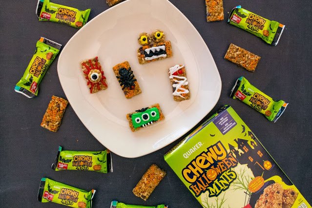 Comment faire des collations de monstre au mini-bar moelleuses d'Halloween