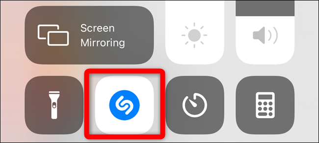 Le bouton Shazam s'allume et clignote