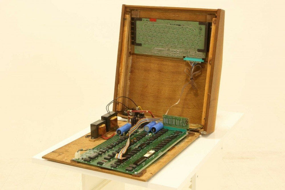 Ordinateur Apple 1, ouvert