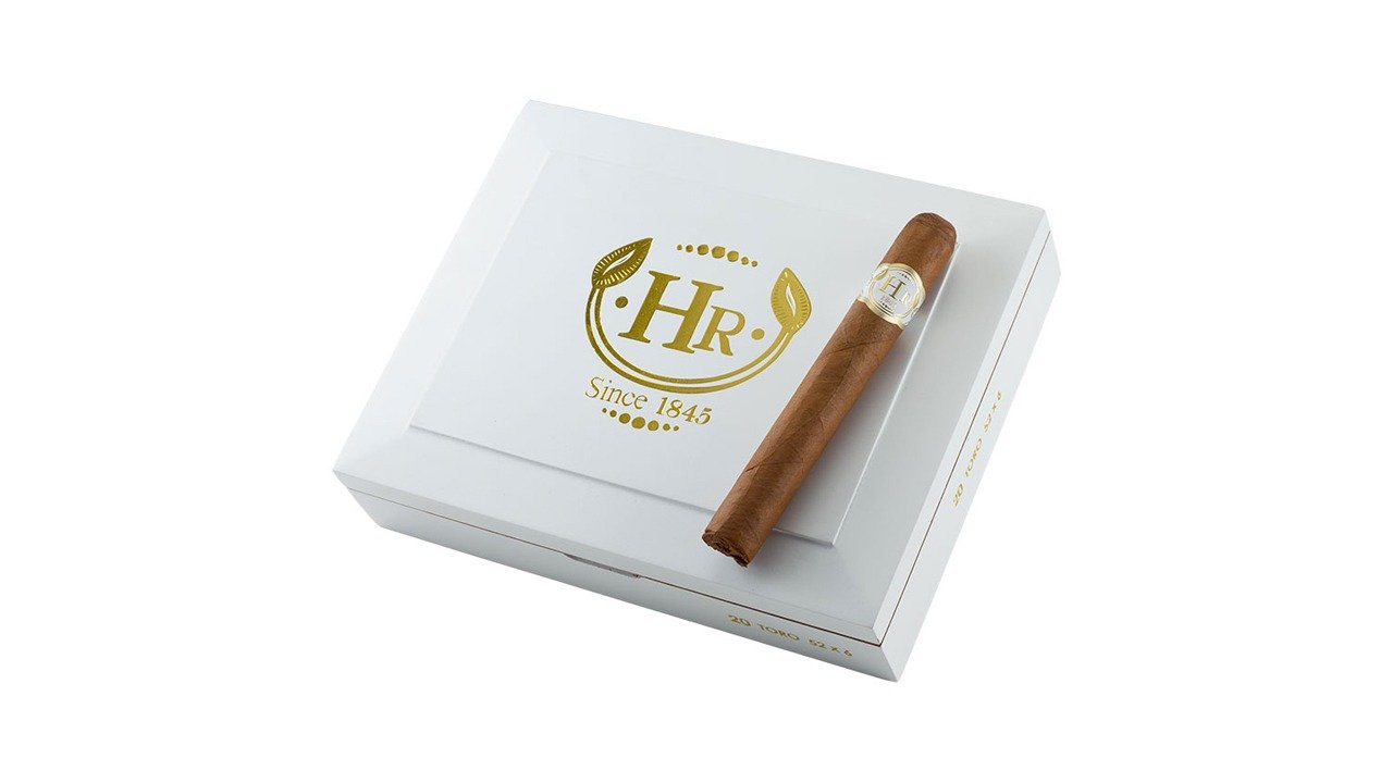 Dans ce guide sur les couleurs des emballages de cigares, nous examinerons de plus près comment la couleur d'un cigare affecte non seulement sa saveur, mais aussi toute l'expérience de fumer.