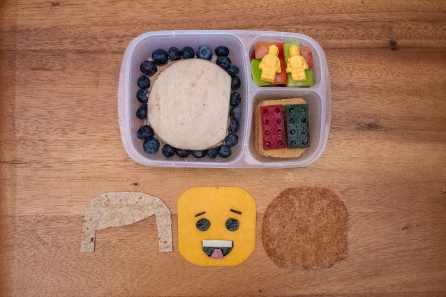 Comment faire un déjeuner d'art culinaire en briques et figurines LEGO!