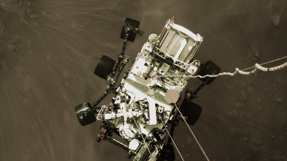 Le rover Mars Perseverance juste avant l'atterrissage.