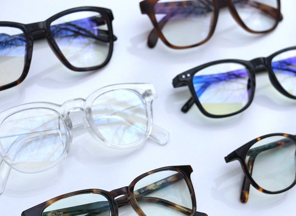 Plusieurs paires de lunettes