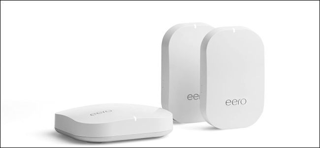 Trois appareils Wi-Fi maillés Amazon Eero