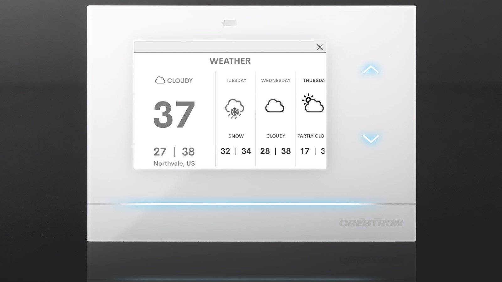 Un thermostat Crestron indiquant la météo à venir