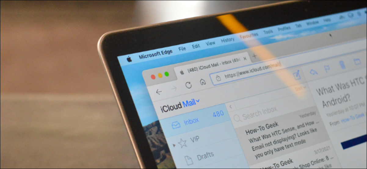 Utilisateur Apple utilisant la messagerie iCloud dans un navigateur tiers