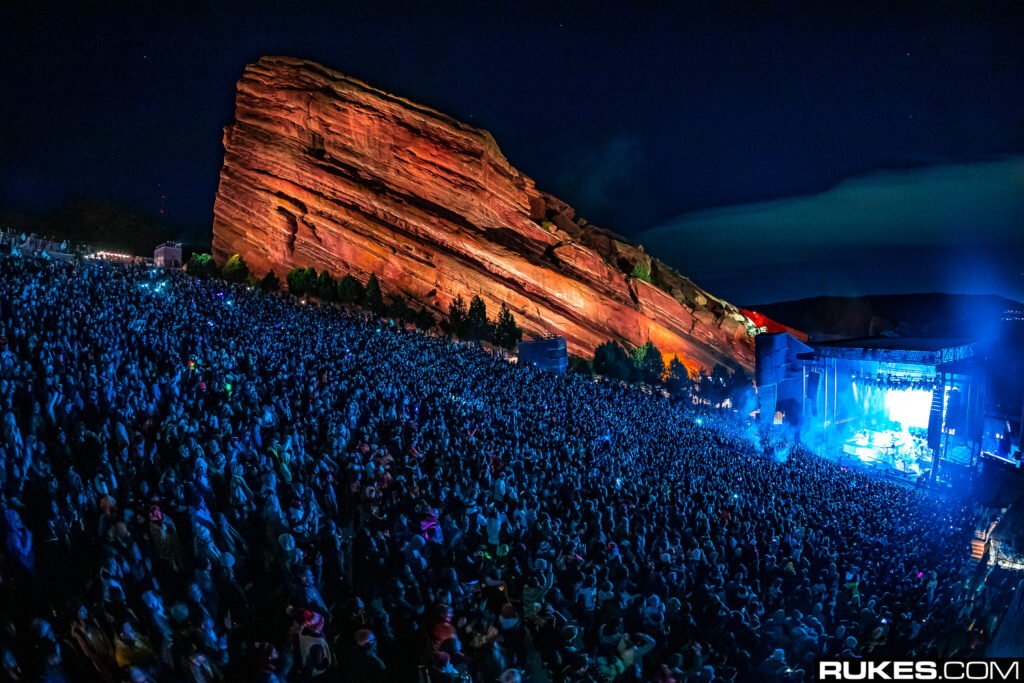 Red Rocks pourra fonctionner à pleine capacité à partir du mois