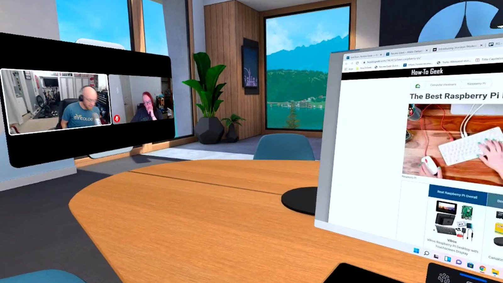 Une salle de conférence avec un écran d'appel de type Zoom au milieu.