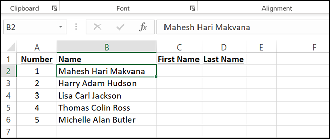 Prénom, deuxième prénom et nom de famille dans une feuille de calcul Excel.