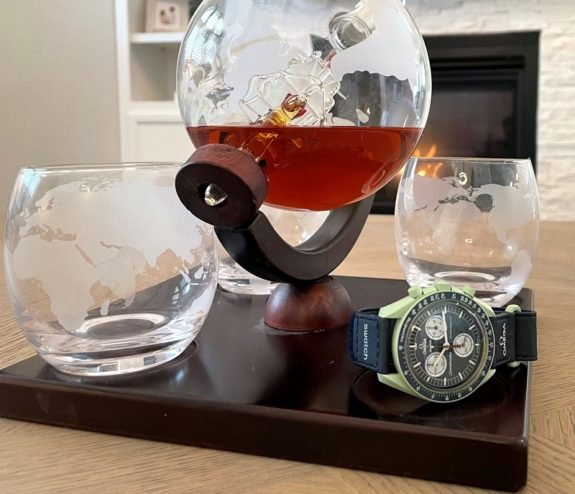 Omega x Swatch MoonSwatch Earth Edition