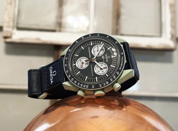 Omega x Swatch MoonSwatch Earth Edition