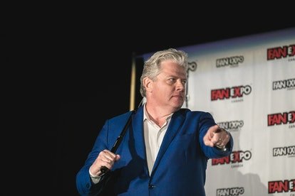 TORONTO, ON - 31 AOÛT : l'acteur Tom Wilson assiste à une soirée avec le casting de "Retour vers le futur" ...