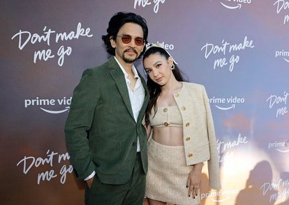 HOLLYWOOD, CALIFORNIE – 11 JUILLET: (VANITY FAIR OUT) John Cho et Hannah Marks assistent à la Los Angeles ...