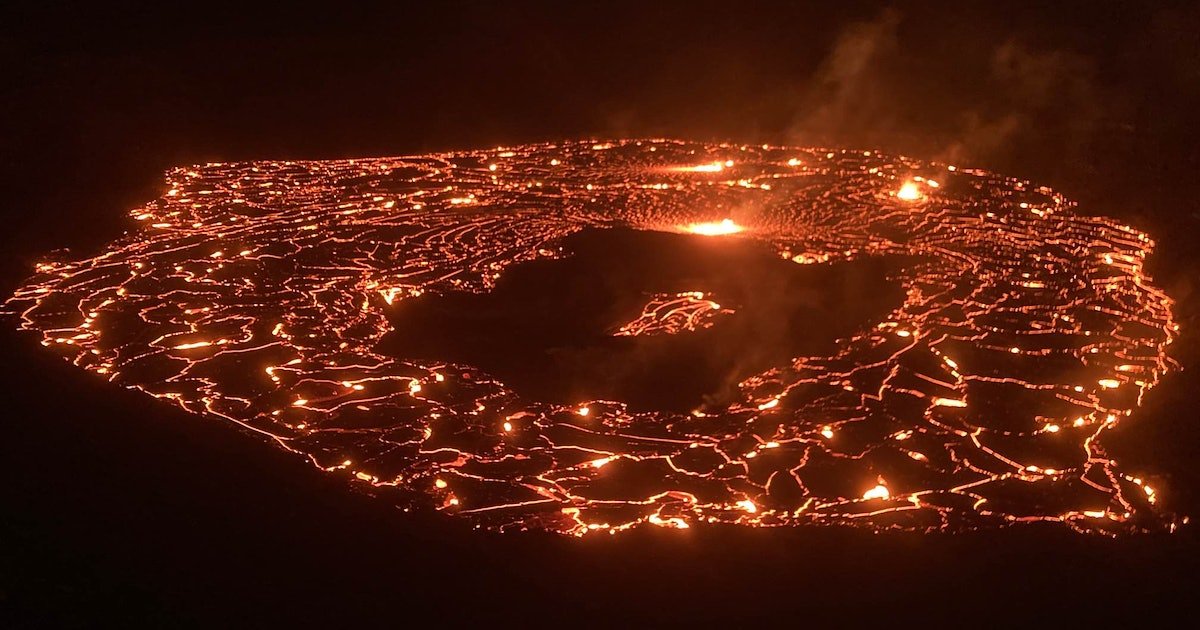 liste des volcans actifs dans le monde