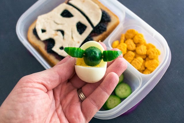 Comment faire une recette de déjeuner scolaire Star Wars Stormtrooper Sandwich Food Art!