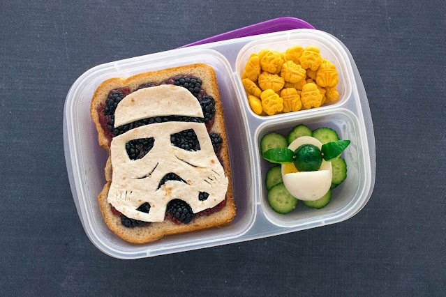 Comment faire une recette de déjeuner scolaire Star Wars Stormtrooper Sandwich Food Art!