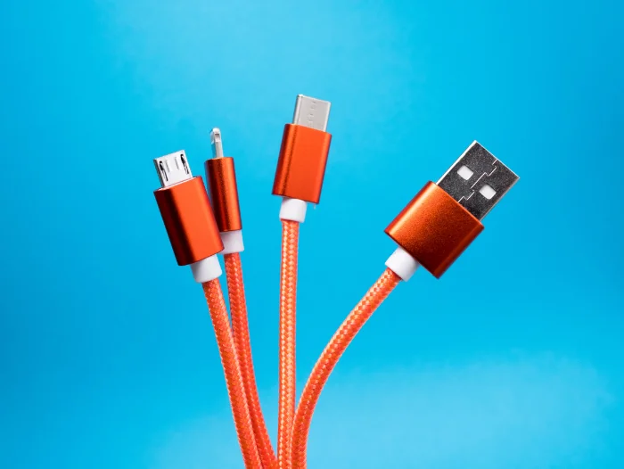 USB-C et Lightning 
