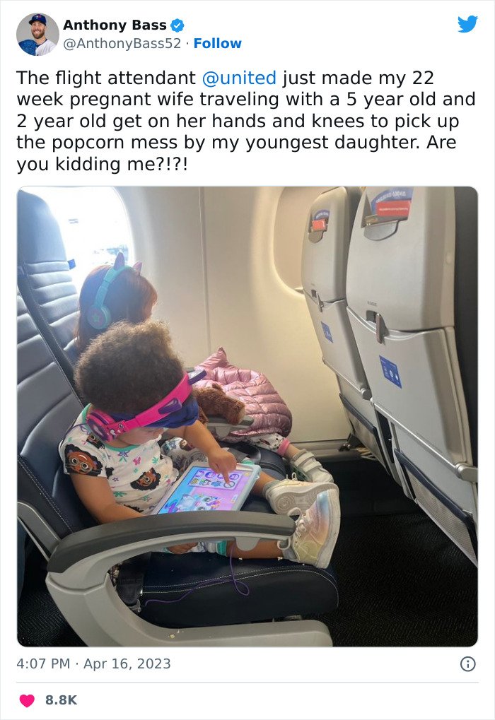 Nettoyer après le débat sur l'enfant dans l'avion