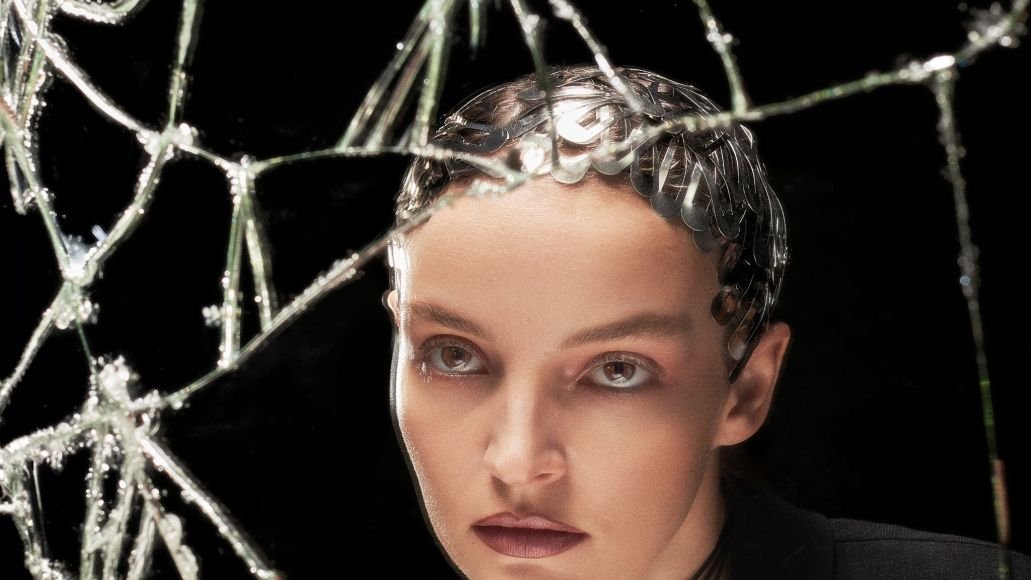 Lauren Mayberry honte œuvre d'art unique