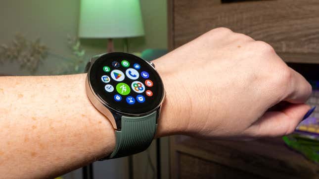 Une photo de la OnePlus Watch 2