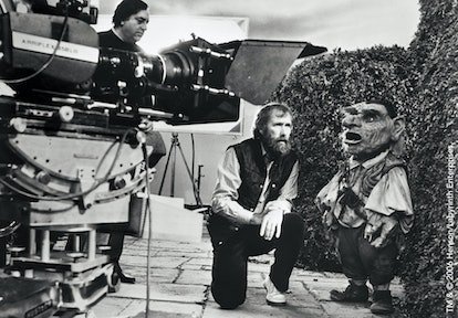 Jim Henson sur le tournage de Labyrinth, avec la marionnette de Hoggle.