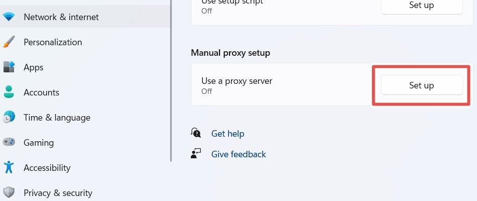 Le bouton pour configurer un proxy manuel sur Windows 11.