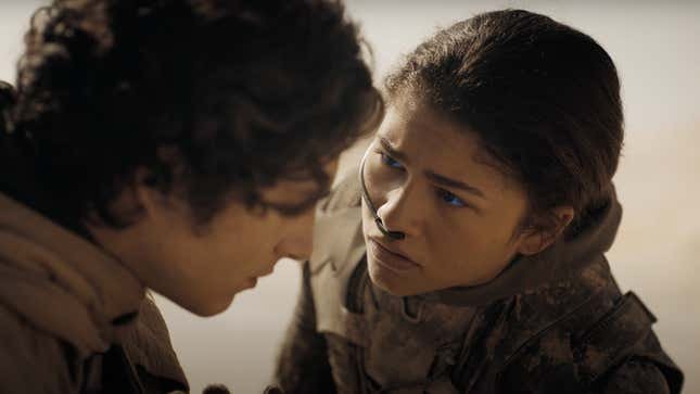 Timothée Chalamet et Zendaya dans Dune : Deuxième partie.