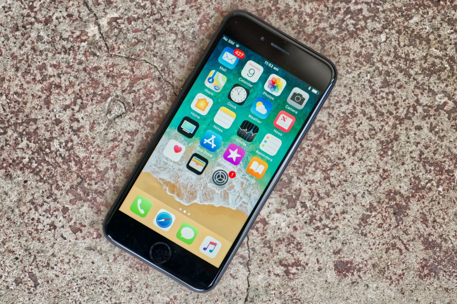 iPhone 8 avec un bouton Home capacitif.