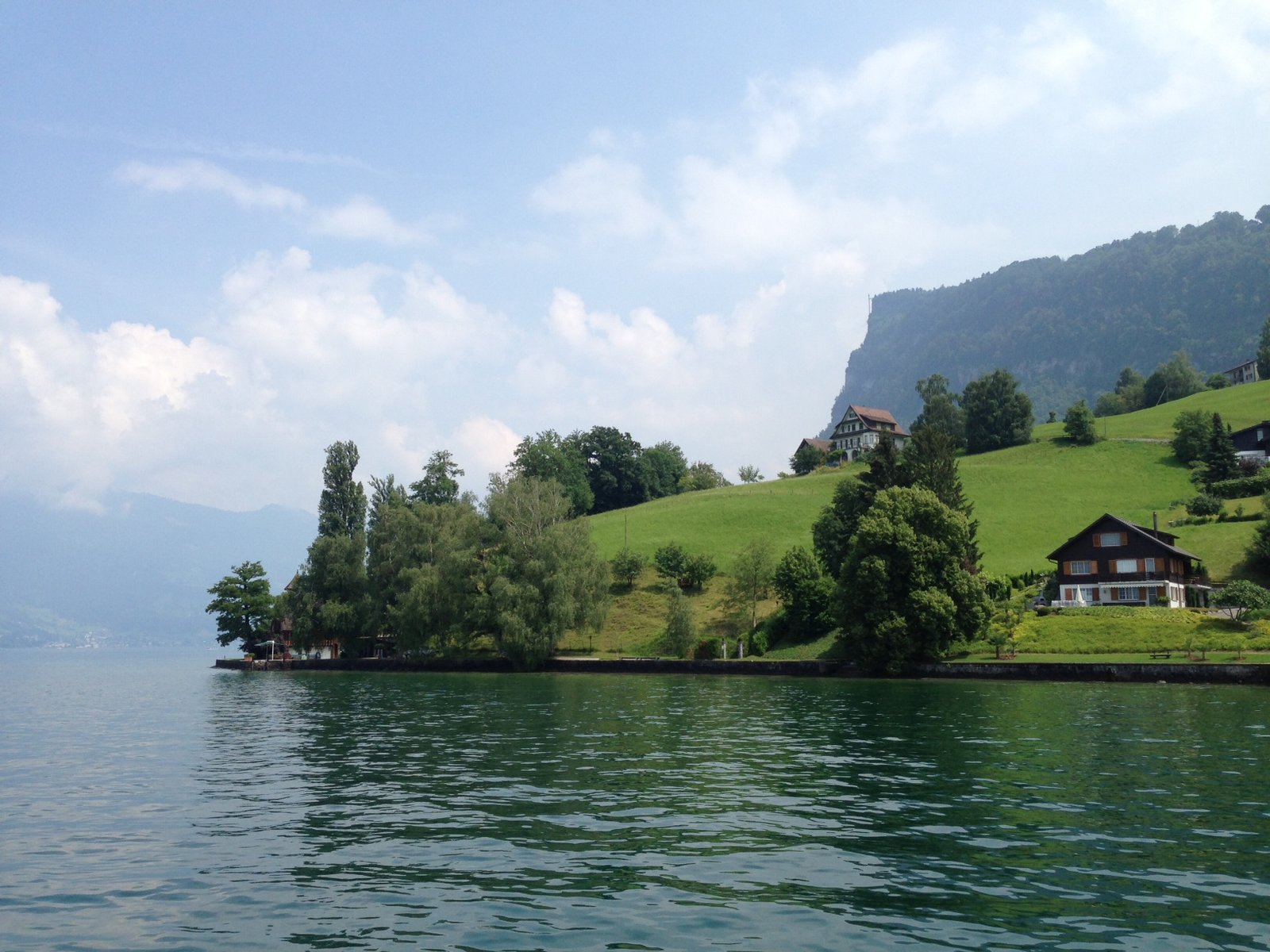 Maison idyllique sur le lac des Quatre-Cantons, Suisse