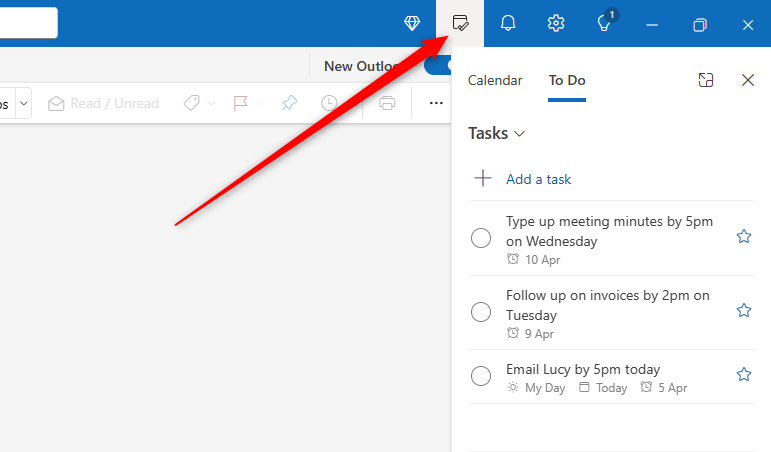 L'icône To Do dans Microsoft Outlook est cliquée et la liste de tâches intégrée se trouve sur le côté droit d'Outlook.