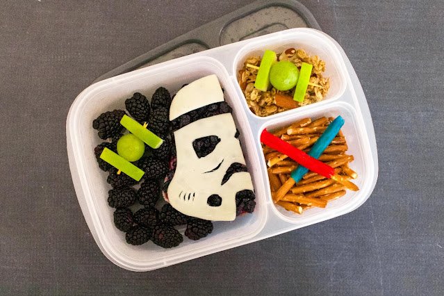 Comment préparer une recette de déjeuner Star Wars Stormtrooper Food Art pour vos enfants