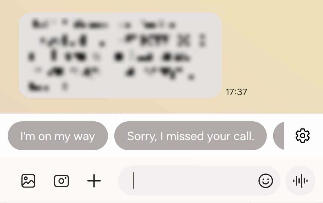 Exemples de réponses rapides dans les conversations dans Samsung Messages