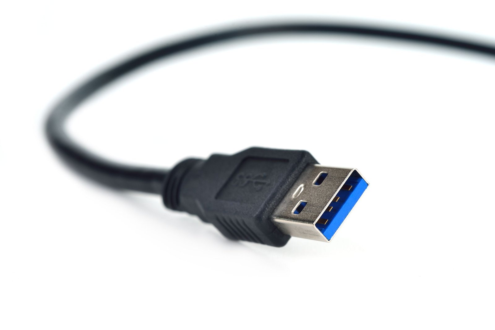 Prise USB de type A isolée sur fond blanc.