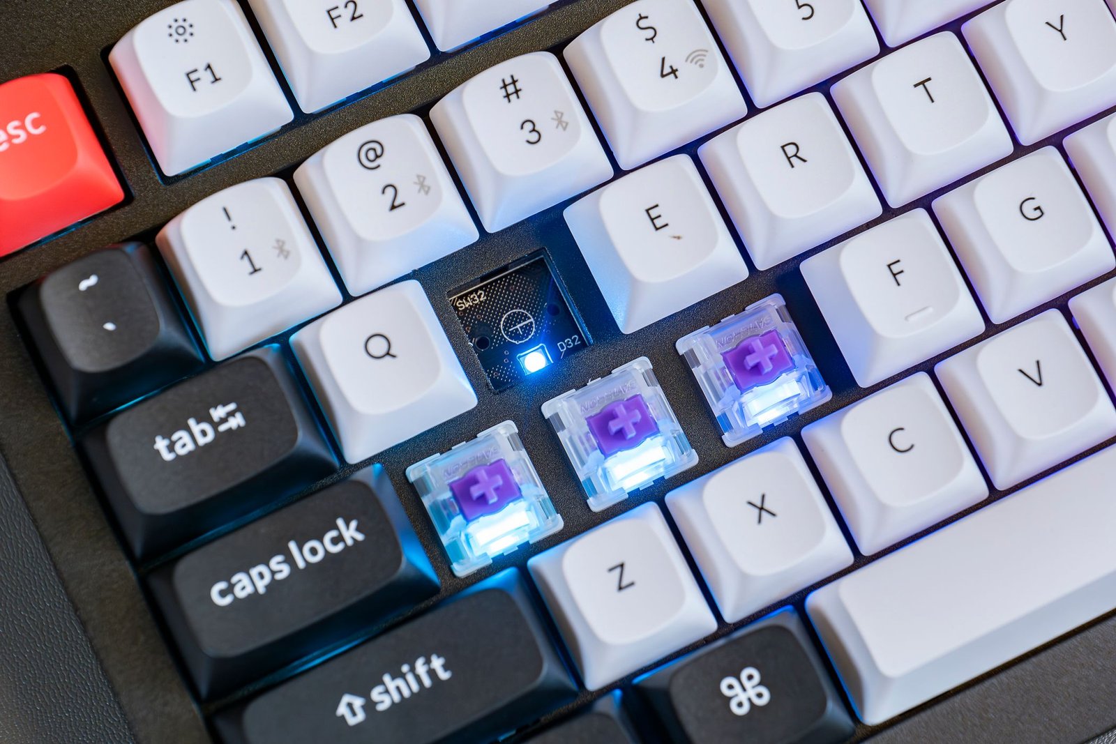 Le clavier magnétique personnalisé sans fil Keychron Q1 HE - QMK avec touches retirées