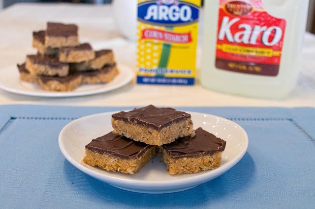 Comment faire des barres de beurre d'arachide au chocolat sans cuisson croustillantes!