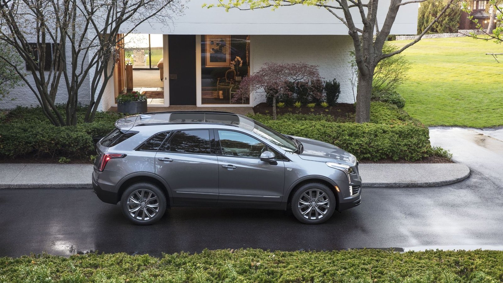 Côté latéral d'une Cadillac XT5 2020 