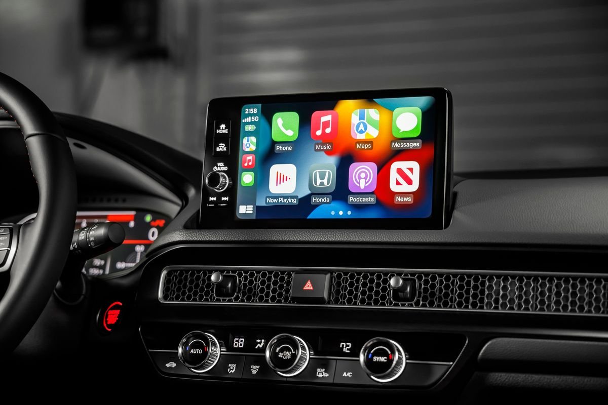 2023 Écran d'infodivertissement Honda Civic Type-R affichant Apple CarPlay.