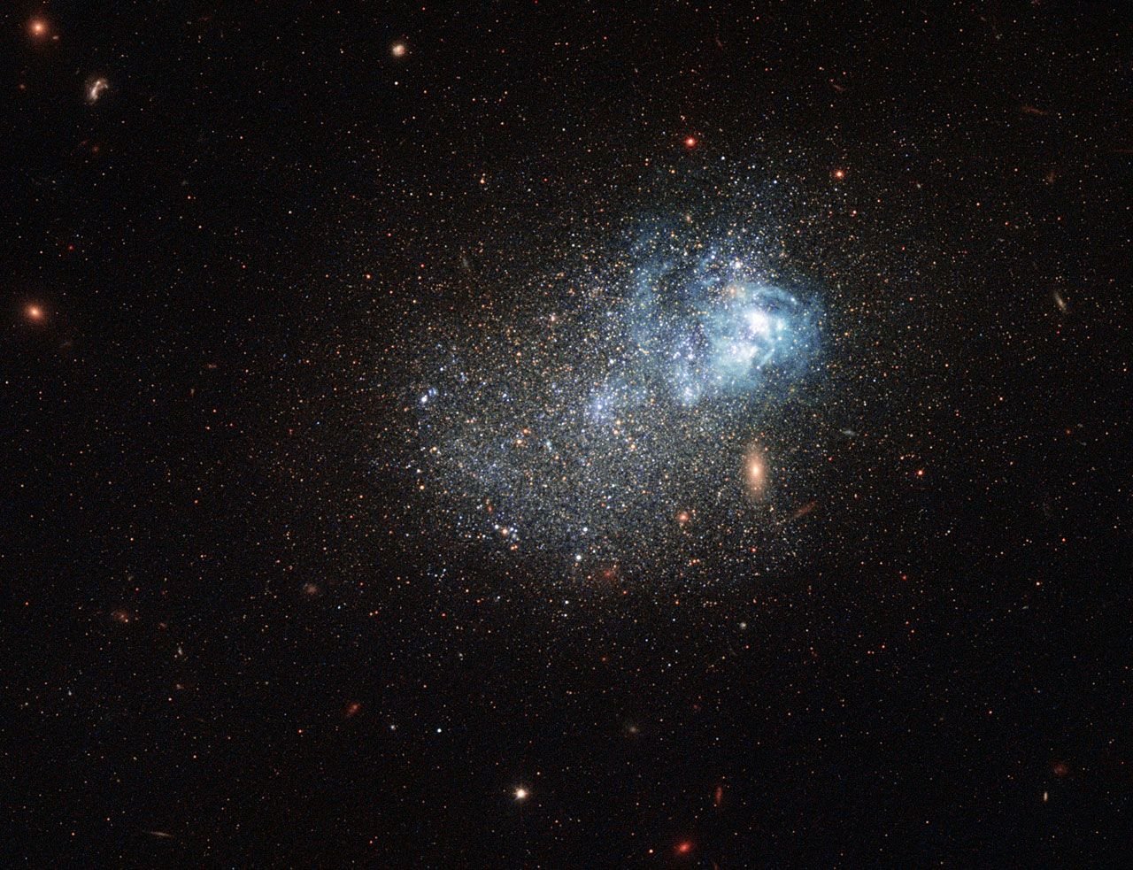 Un champ d'étoiles dans l'espace profond.