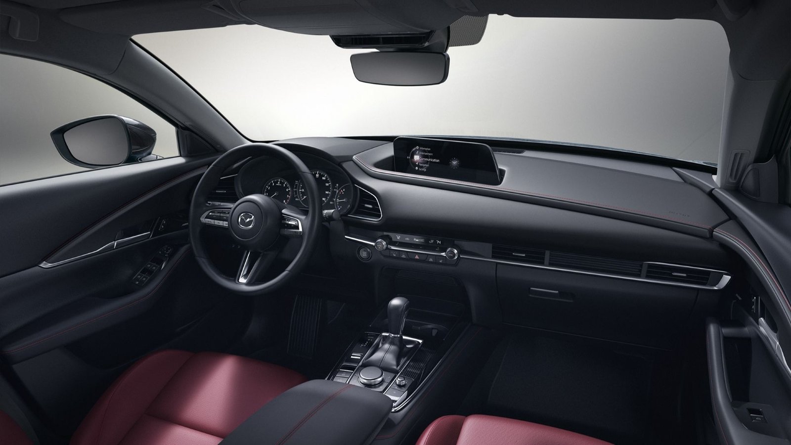 Couche intérieure du tableau de bord dans une Mazda CX-30 en 2023