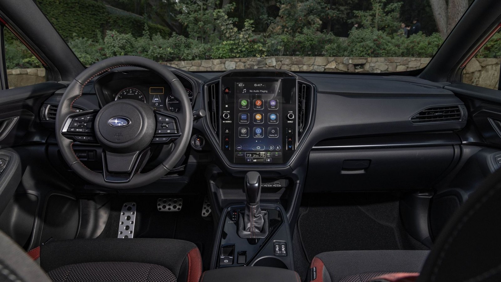 Puste intérieure du tableau de bord dans une Subaru Impreza RS en 2024
