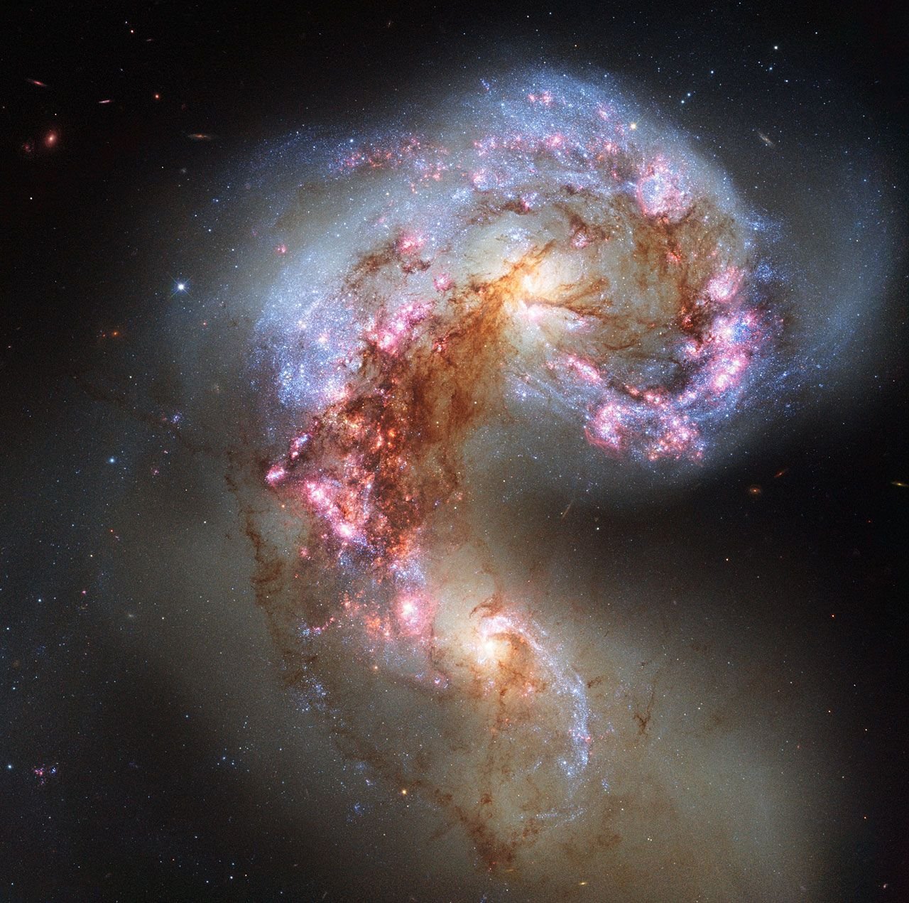 Deux galaxies fusionnant. 