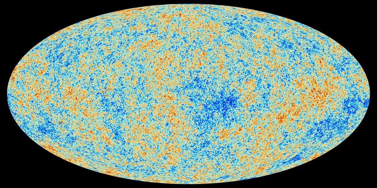 Le fond micro-ondes cosmique, qui est visible dans tout l'univers. 